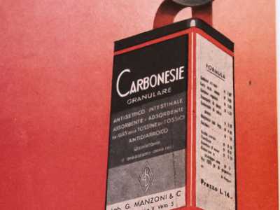 Stessa potenza dell'omino che invece "ritrae" il Carbonesie, digestivo che si autoannuncia ai consumatori con tanto di tromba in mano